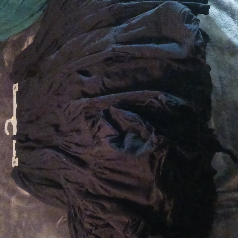 Wevez black ruffled long skirt